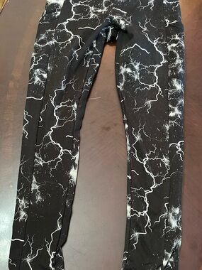 shosho Black Leggings with White Lightning Print